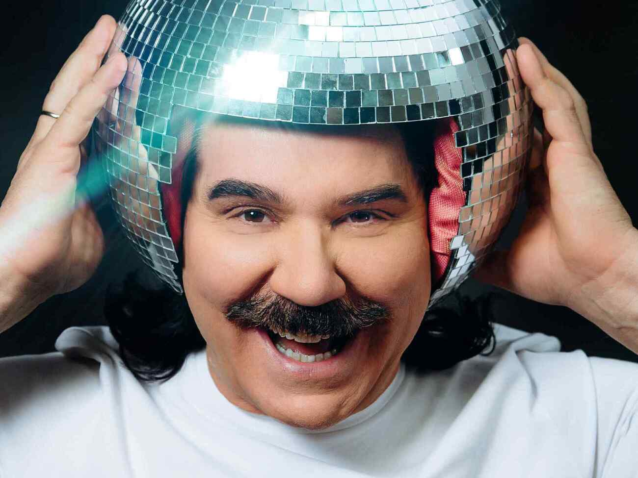 Зибров родился в 1957 году в селе Червоне Винницкой области