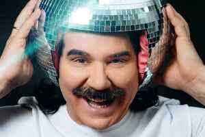 Зибров родился в 1957 году в селе Червоне Винницкой области