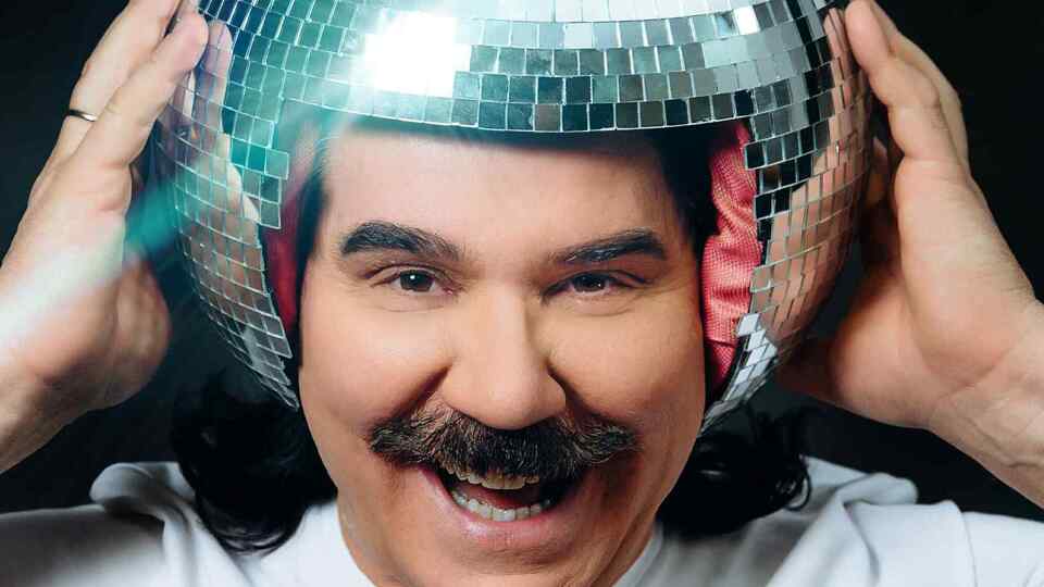 Зибров родился в 1957 году в селе Червоне Винницкой области