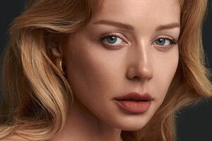 Тина Кароль позировала перед зеркалом