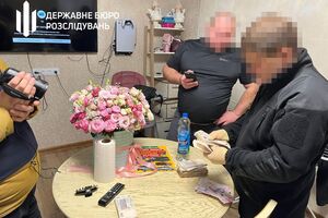 Вместо выполнения боевых задач военные готовили и продавали еду, в то же время ежемесячно получая зарплату, пишет ГБР