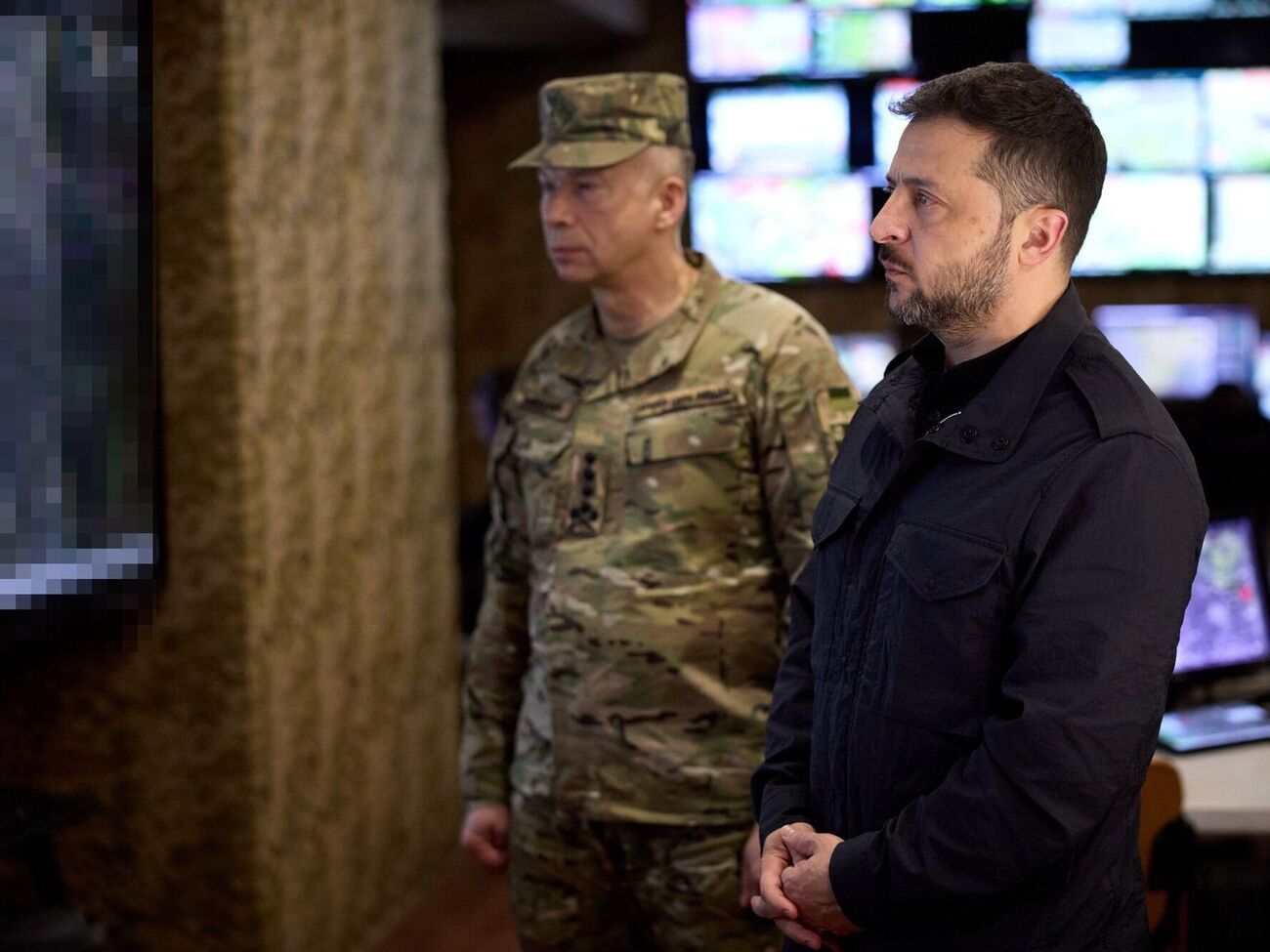 Зеленський повідомив, що вони із Сирським говорили про фронт майже годину