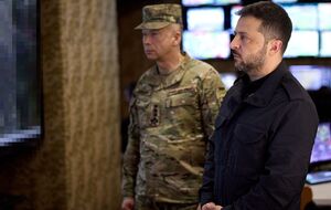 Зеленский сообщил, что они с Сырским говорили о фронте почти час