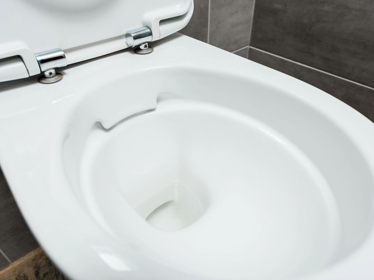 Грязь с унитаза будет легко удалить