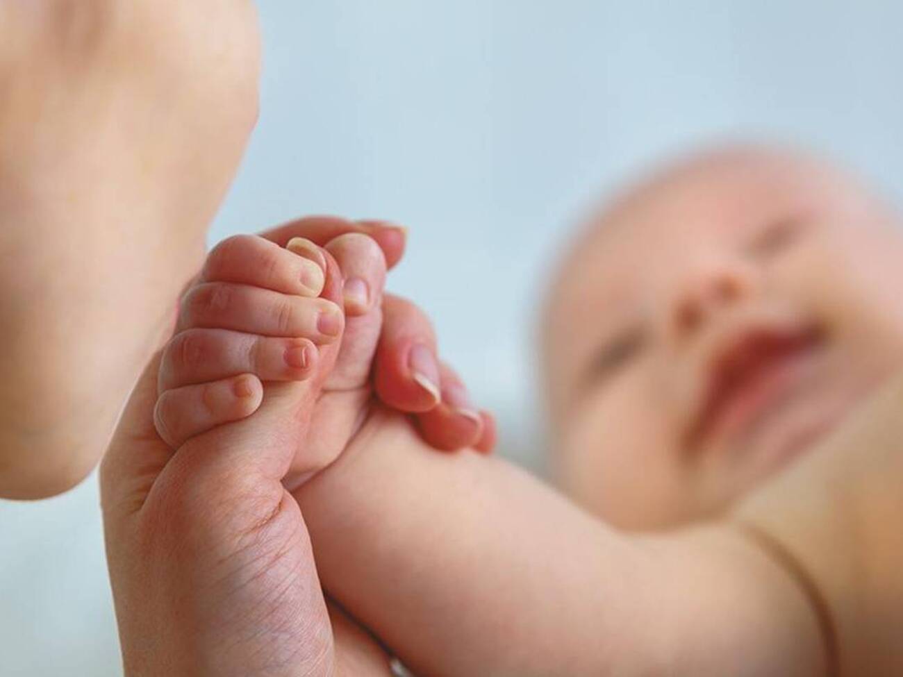 Незабаром після народження дітей випадково переплутали й віддали іншим батькам, наголошує ЗМІ