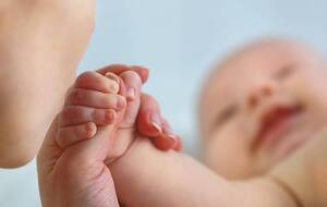 Незабаром після народження дітей випадково переплутали й віддали іншим батькам, наголошує ЗМІ