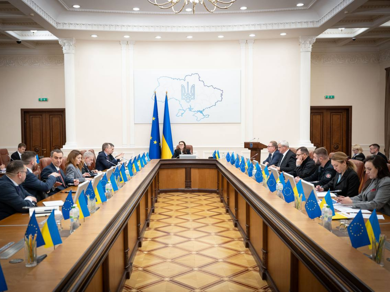 Кабмін України ухвалив постанову, визначивши критерії держав, із якими буде можливість запровадження інституту множинного громадянства, зазначили у МЗС