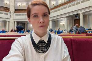 Безуглая сняла видео из-под двери комитета Рады