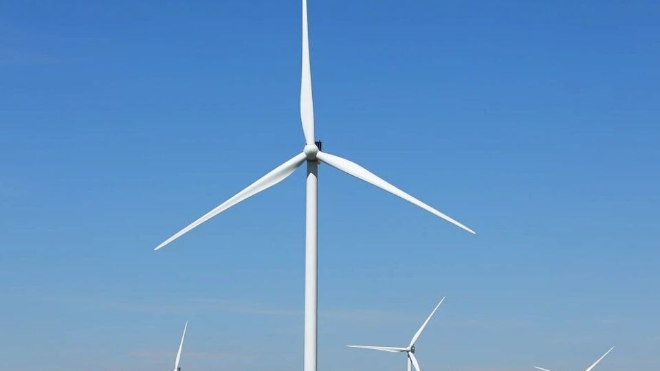 Тилигульская ВЭС уже производит электроэнергию, которой достаточно для 200 тыс. домохозяйств, написал ДТЭК