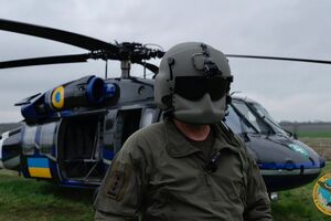 Спецпризначенці прибули гелікоптером ГУР МО Black Hawk