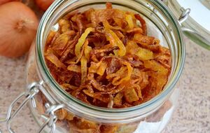 Для блюда понадобится 1 кг лука