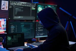 Соответствующие службы Польши пытаются устранить последствия кибератаки, сообщил Гавковский