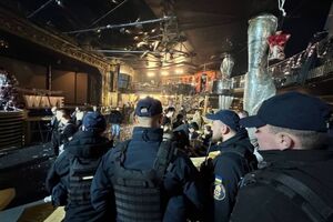 В клубе включили русскоязычную песню артистов, выступающих в Беларуси и РФ