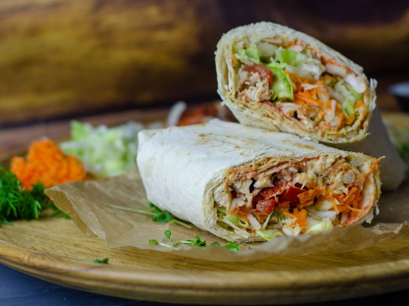 Этот соус сочетается не только с шаурмой – он подходит для мяса, овощей и гарниров