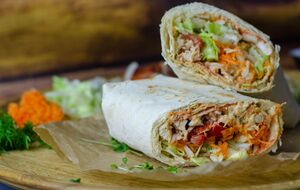 Этот соус сочетается не только с шаурмой – он подходит для мяса, овощей и гарниров