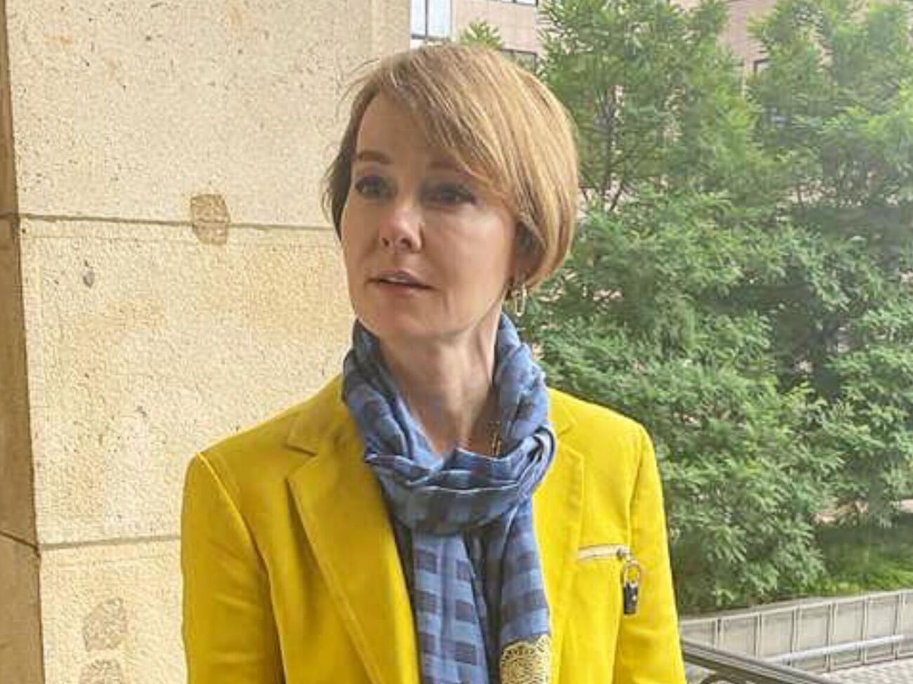 Стопки денег на фото НАБУ – это капля в море кэша от энергетики