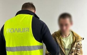 Когда экс-военный достал кошелек, чтобы посчитать деньги перед покупкой, нападающий выхватил из него 5 тыс. грн и скрылся