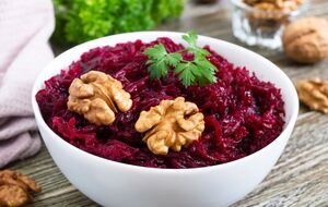 Буряк треба терти доволі великими шматочками