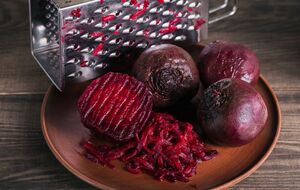 Свекла является главным ингредиентом для многих салатов