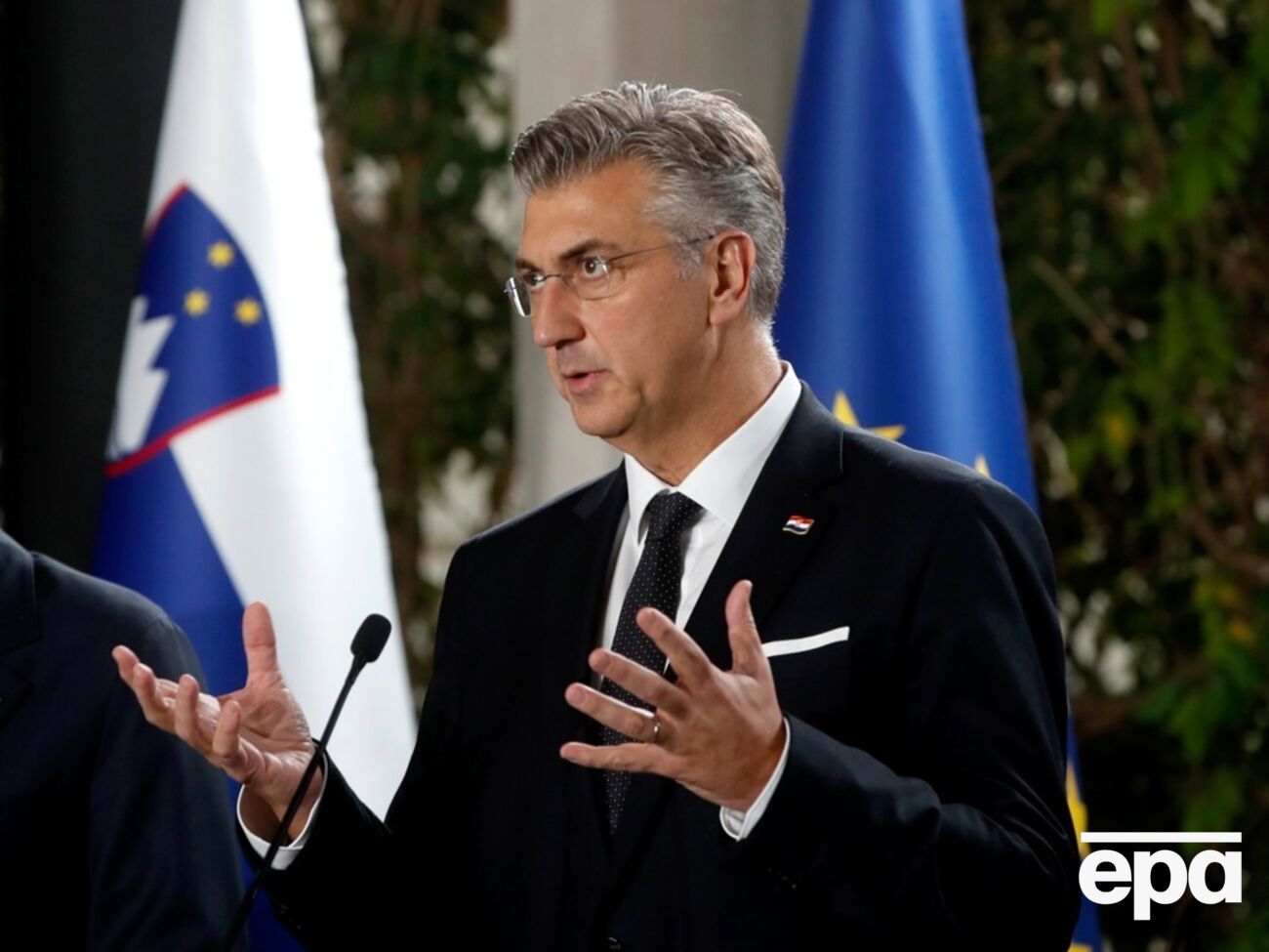 Пленкович розкритикував угорську владу й угорську нафтопереробну компанію MOL, які стверджують, що Janaf нібито не виконує своїх зобов'язань перед Угорщиною