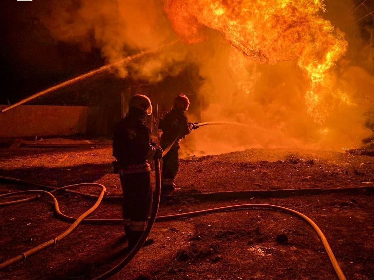 После обстрела горели энергообъекты