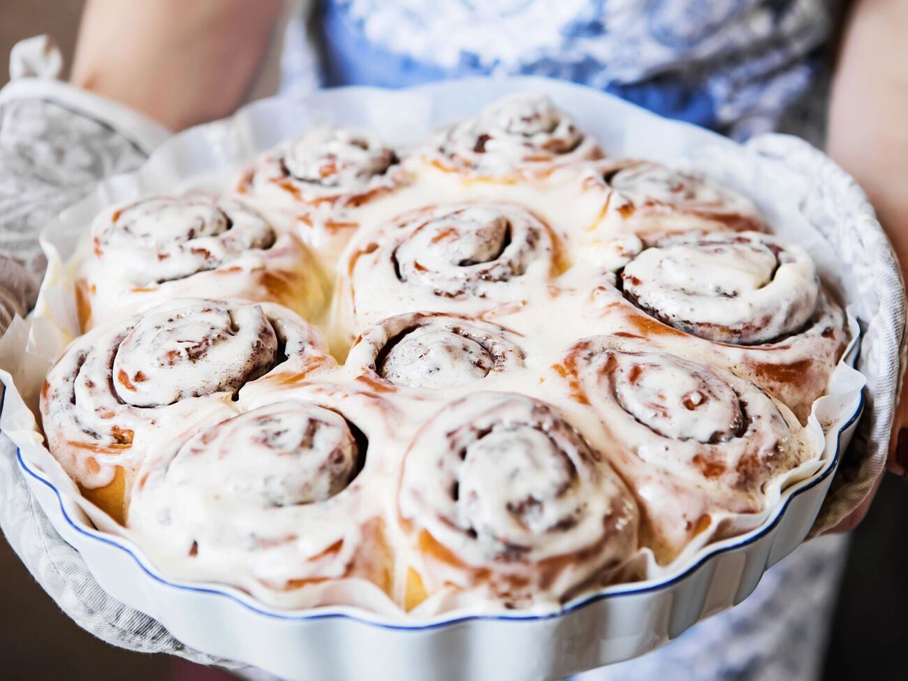 Синнабоны следует покрыть глазурью