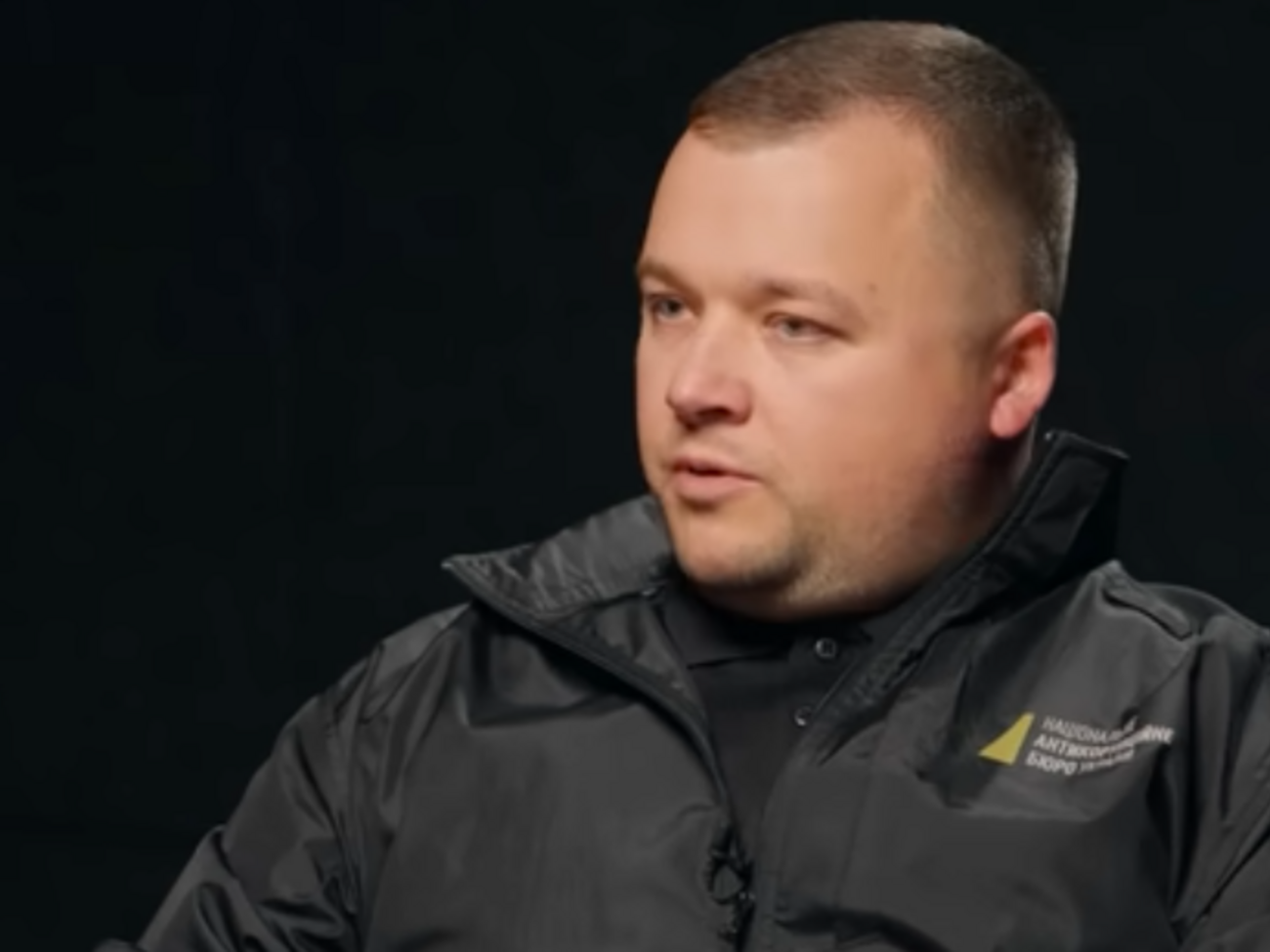 Обыски по делу продолжаются, указал Абакумов