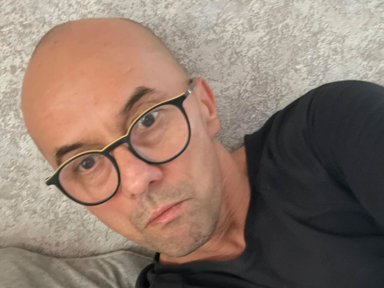 А як же країна? Як же армія? То все риторика для "черні". Вони навіть питань таких не ставлять