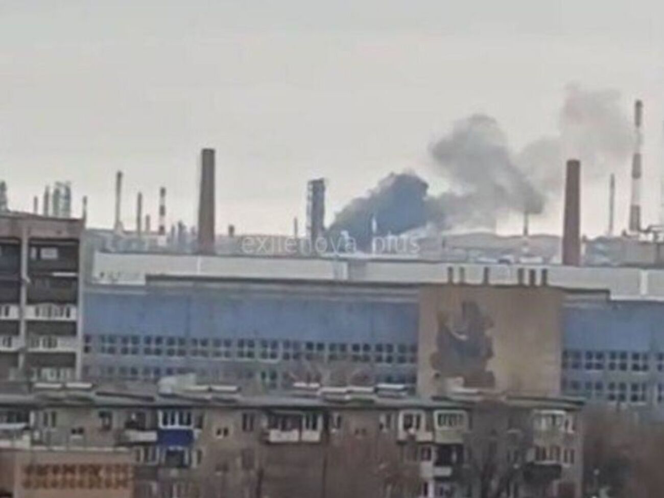 Завод в городе Орск выпускает бензины, дизельное топливо, авиационный керосин, масла и т.д., отметил Генштаб