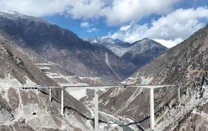 Мост был открыт в этом году, пишут медиа