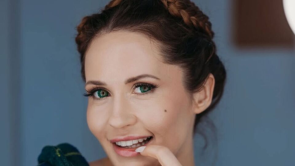 Денисенко: Я научилась разговаривать с закрытым ртом