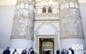 Правоохранители разыскивают похитителей и допрашивают охранников музея