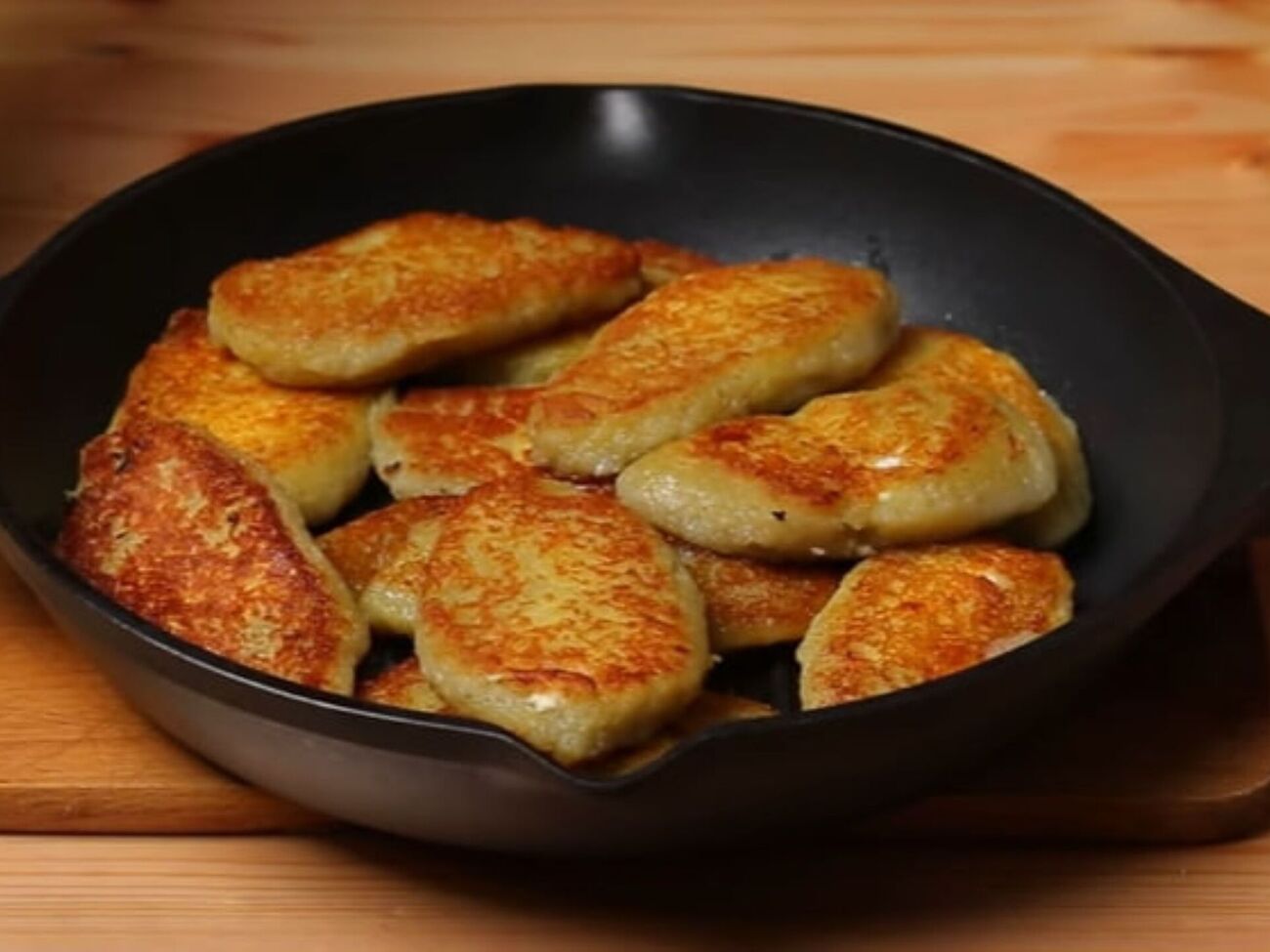 Картофельные пундики готовятся с начинкой внутри