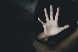 Изнасилования являются грубым нарушением Женевских конвенций, их квалифицируют как военные преступления