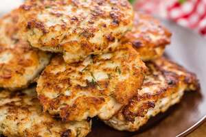 Для блюда нужно отварить булгур и картофель