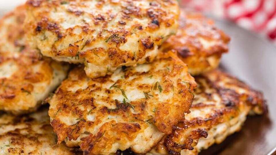 Для блюда нужно отварить булгур и картофель