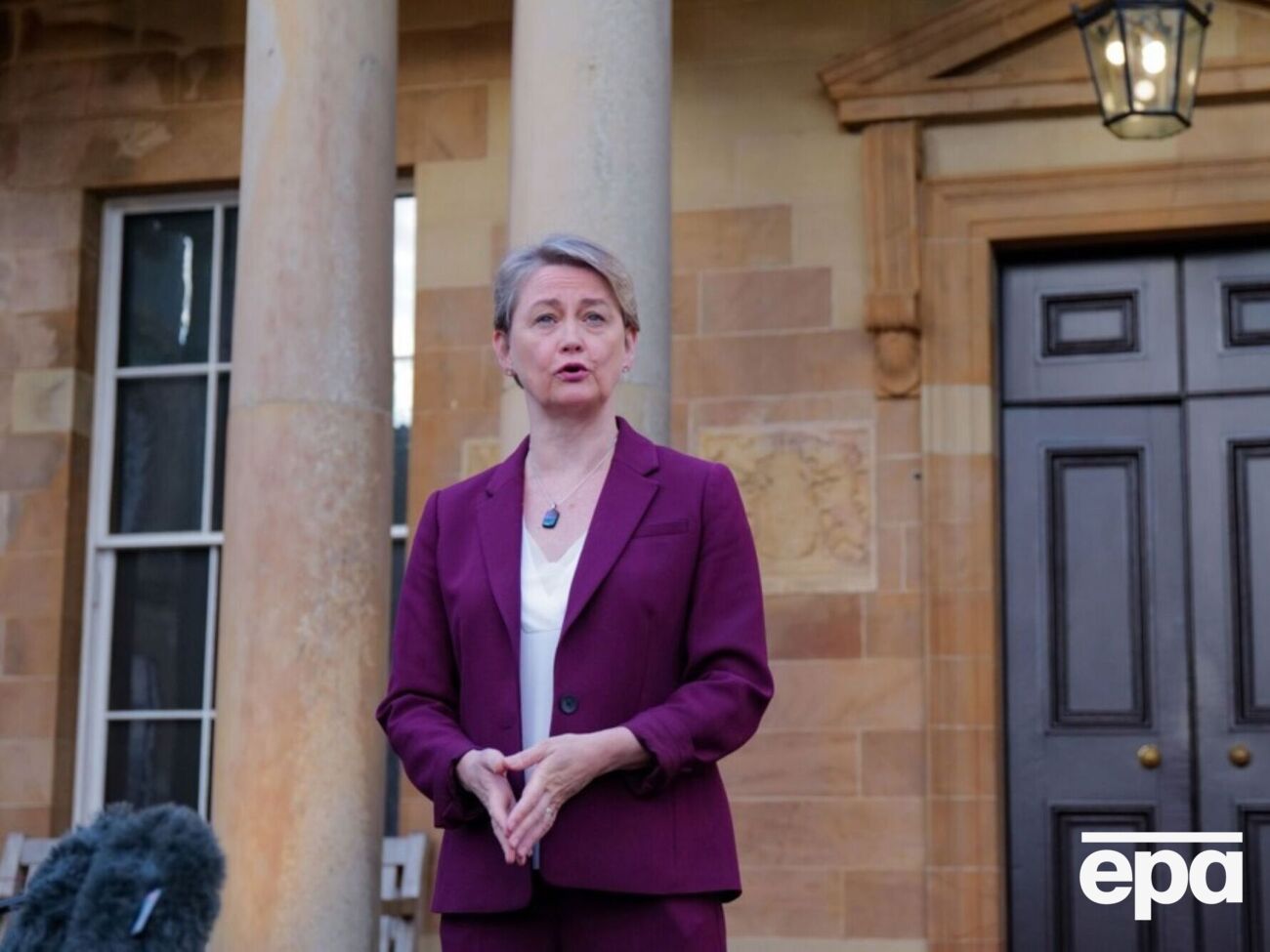 По словам Купер, средства будут направлены на критические ремонты украинских энергосетей