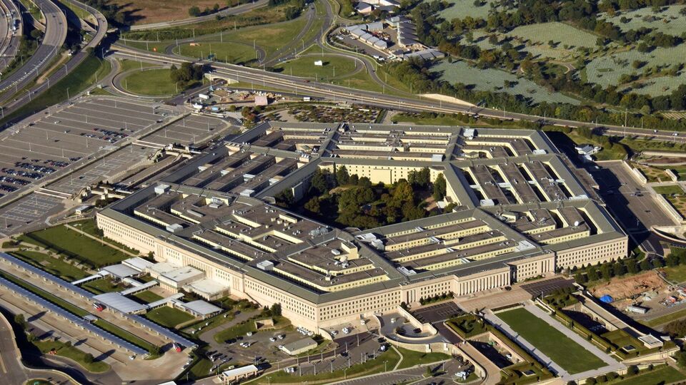 5 сентября Трамп подписал указ о предоставлении Пентагону дополнительного названия "министерство войны"