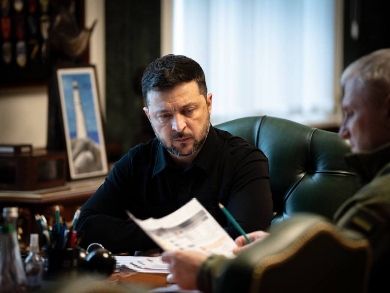 Против РФ эффективно работают и обычные санкции, и украинские дальнобойные, отметил Зеленский