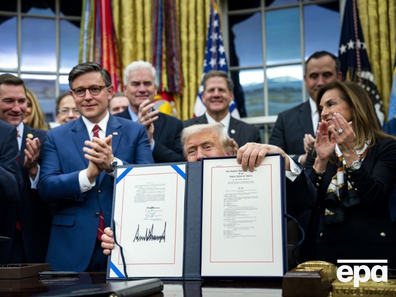 Трамп сразу подписал закон, прекращающий шатдаун