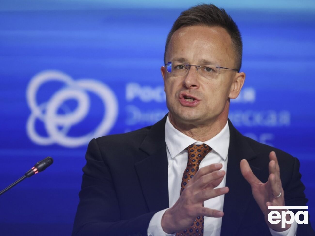 Сийярто: Пора остановить это безумие – нужно положить конец отправке денег европейских граждан в Украину!