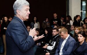 Гладких: Из-за Порошенко Украина долго не могла вырваться из российских кровавых объятий