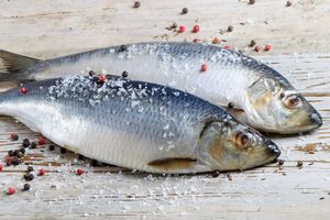 Лавровый лист для сухого маринада нужно поломать на части