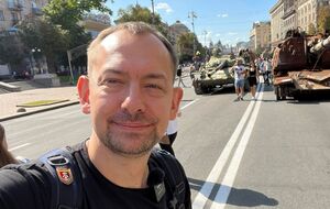 Россиянка завела карпов в затопленном подвале и ведет стрим. Ну и как, помогло?