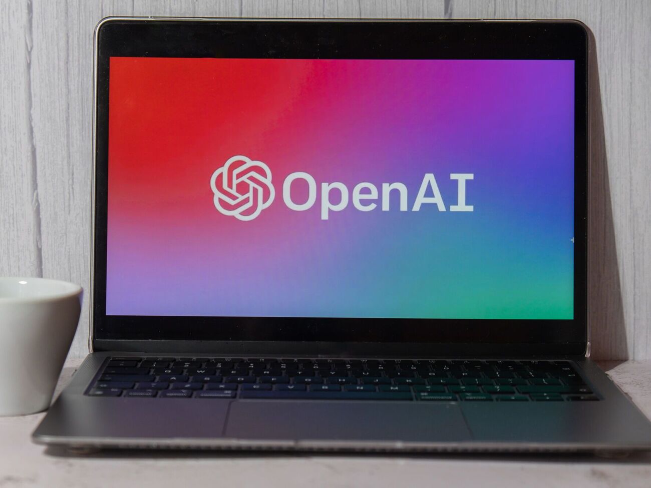 Почти год назад опрос показал, что ИИ используют 12% украинцев