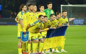 Матч между сборными Украины и Франции проходит на стадионе "Парк де Пренс" во французской столице