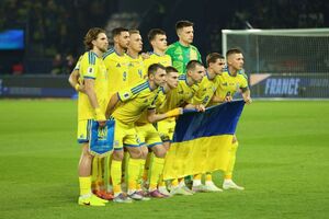 Матч между сборными Украины и Франции проходит на стадионе "Парк де Пренс" во французской столице