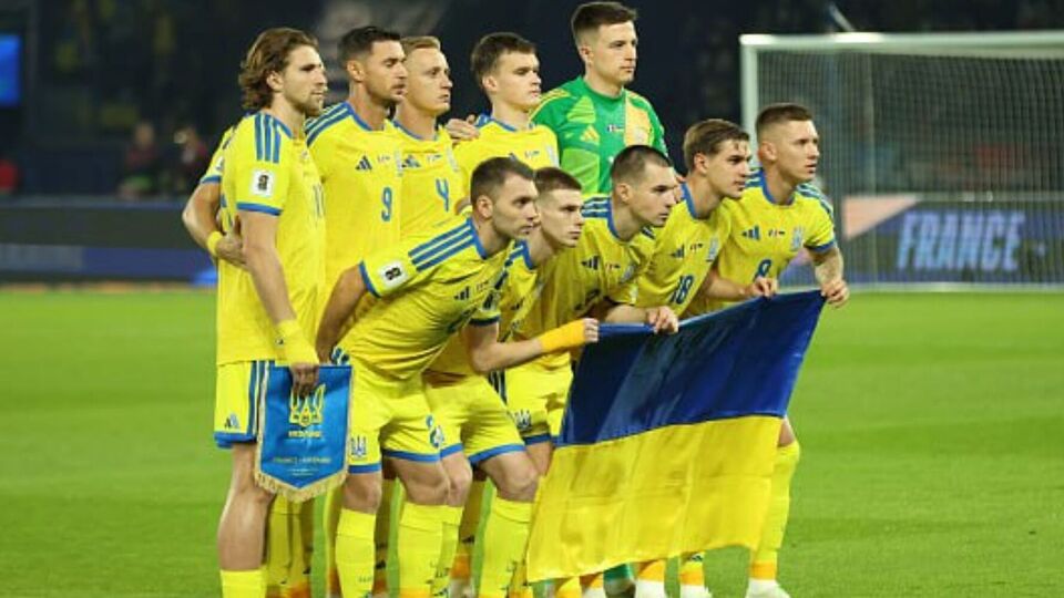 Матч між збірними України і Франції відбувається на стадіоні "Парк де Пренс" у французькій столиці