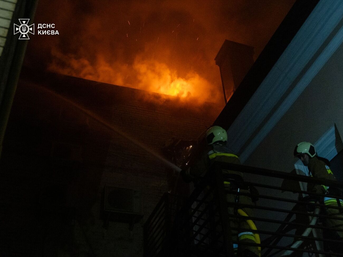 У Подільському районі зафіксовано пожежу