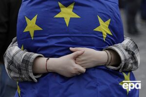 Чиновник одного из правительств ЕС отметил, что "президент должен всех успокоить", говорится в статье